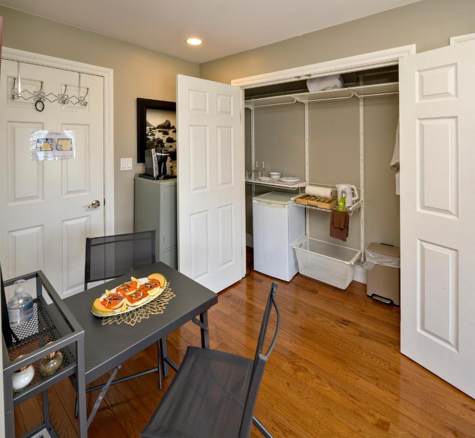 Above The Beach Guest Suites Penticton Exterior foto