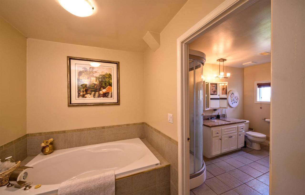 Above The Beach Guest Suites Penticton Exterior foto